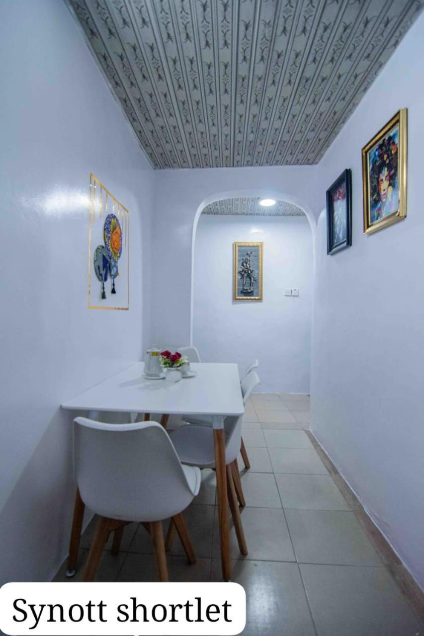 Synott Apartment Ikeja Ngoại thất bức ảnh